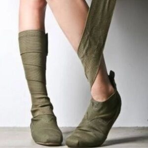 TOMS Wrap Boots